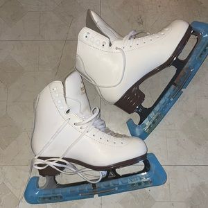 Jackson Classique White Womens Ice Skates, Size 5.5